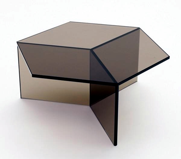 The glass side table Isom - charming design by Sebastian Scherer