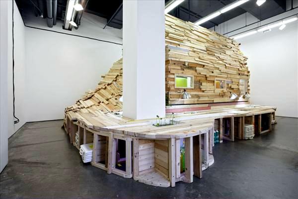 The wood recycling in the art installations of Phoebe Washburn