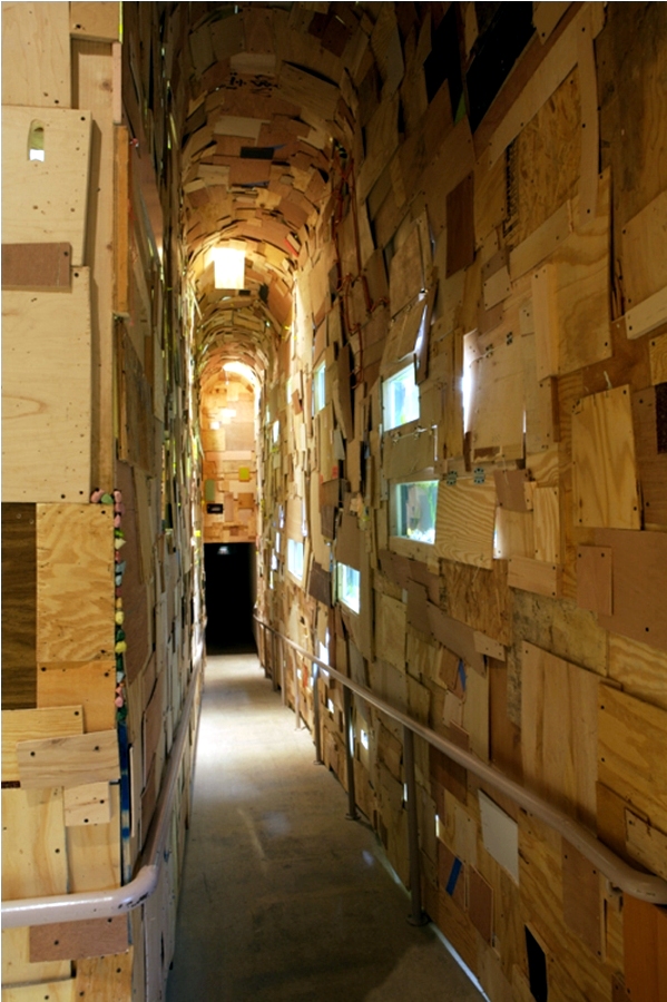 The wood recycling in the art installations of Phoebe Washburn