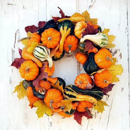 Tinker great decoration for autumn - wreath from natural materials