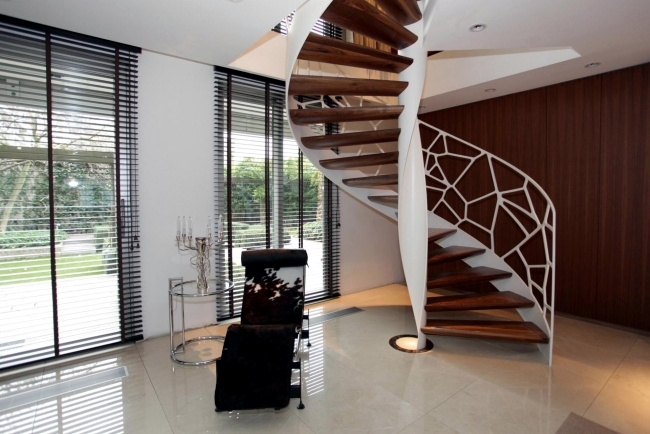 Unique design of steel banisters - Cells of EeStairs ®