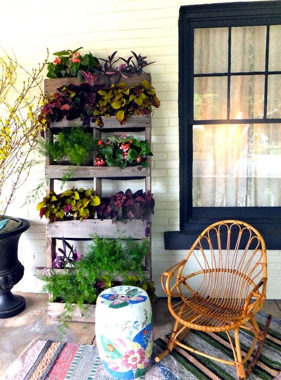 Vertical gardens and landscaping - ideas for garden and balcony
