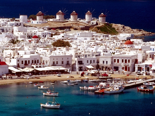 Visit the islands in Greece - Summer Vacation Destinations